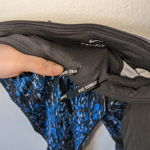 Nike Dri Fit Blue Patterned Capri Mesh Leggings XS - Picture 10 of 10